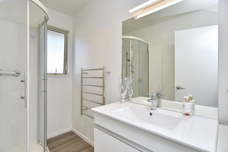 Photo of property in 241 Wainoni Road, Avondale, Christchurch, 8061