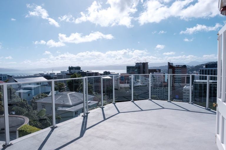 Photo of property in 32 Talavera Terrace, Kelburn, Wellington, 6012