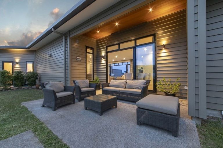 Photo of property in 265 Old North Road, Kumeu, 0892
