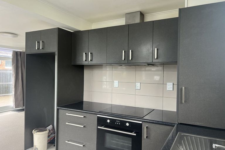 Photo of property in 1/86 Portage Road, New Lynn, Auckland, 0600