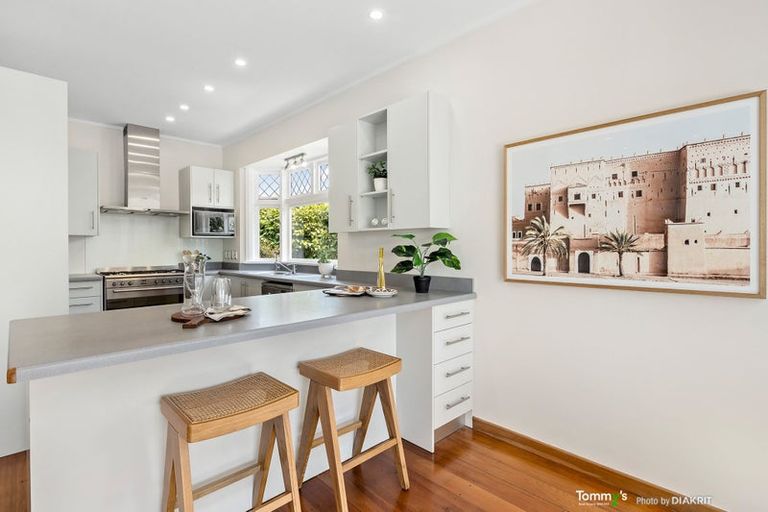 Photo of property in 71 Cashmere Avenue, Khandallah, Wellington, 6035