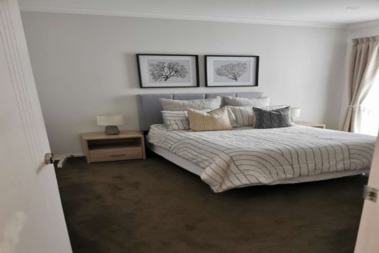 Photo of property in 8 Pennant Street, Long Bay, Auckland, 0630