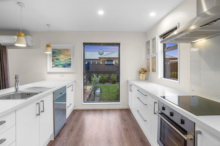 Photo of property in 55 Sequoia Way, Rangiora, 7400