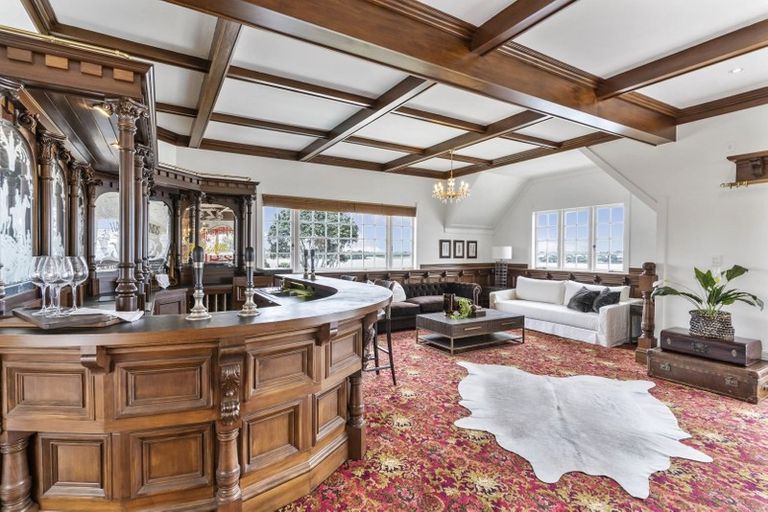 Photo of property in 1 Norwood Road, Bayswater, Auckland, 0622