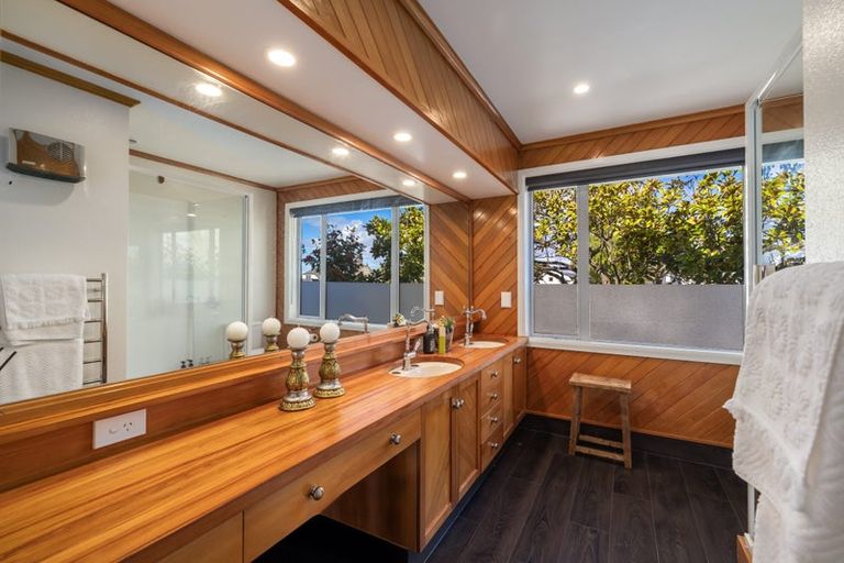 Photo of property in 73 Grahams Road, Burnside, Christchurch, 8041