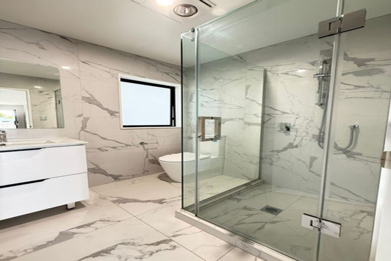 Photo of property in 1b Lyndon Place, Manurewa, Auckland, 2102