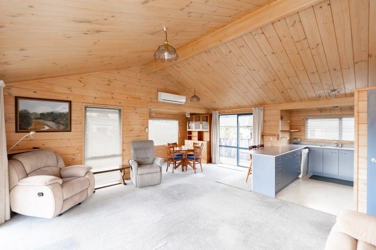 Photo of property in 12 Walton Place, Ngatea, 3503