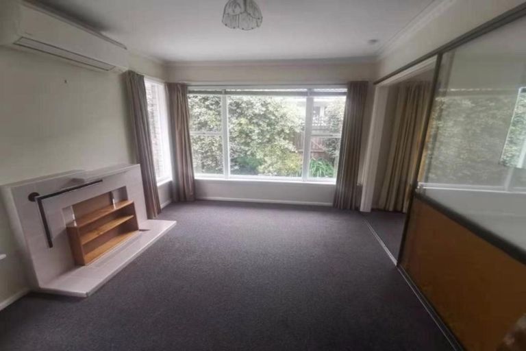 Photo of property in 16 Lochee Road, Upper Riccarton, Christchurch, 8041