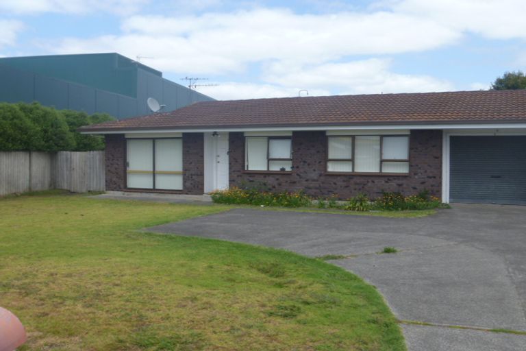 Photo of property in 2/2 Walter Strevens Drive, Conifer Grove, Takanini, 2112