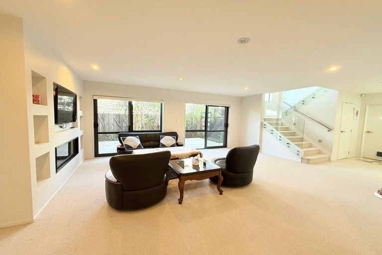 Photo of property in 137 Luckens Road, West Harbour, Auckland, 0618