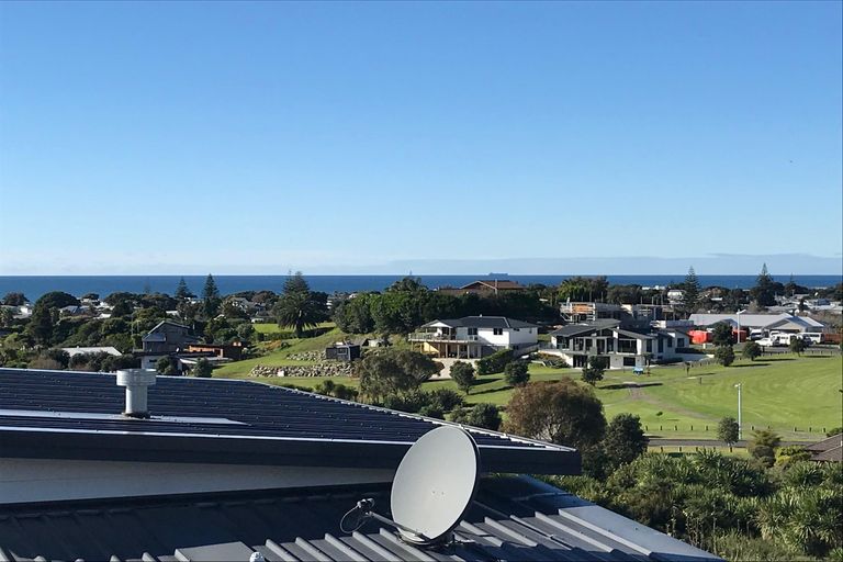 Photo of property in 11 Tohora View, Waihi Beach, 3611