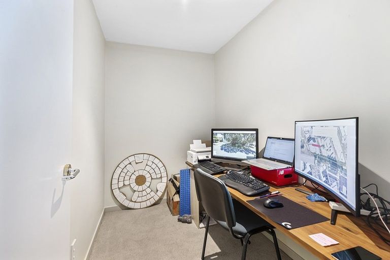 Photo of property in Royal Regal Apartments, 2/50 Cambridge Terrace, Te Aro, Wellington, 6011