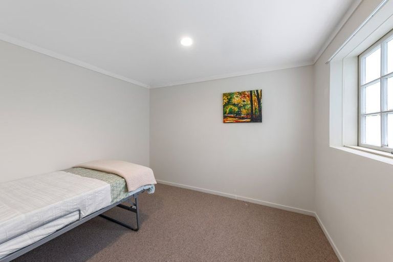 Photo of property in 4/191 Titirangi Road, Titirangi, Auckland, 0604