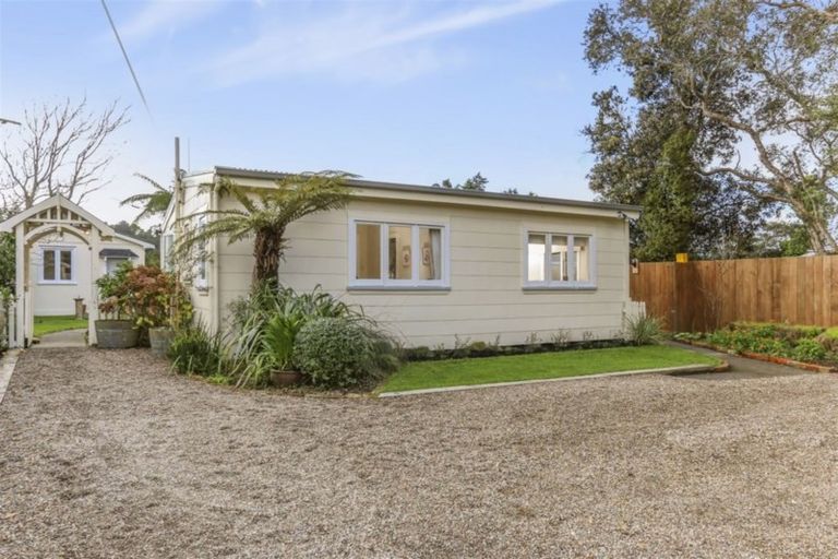 Photo of property in 743 Swanson Road, Swanson, Auckland, 0612