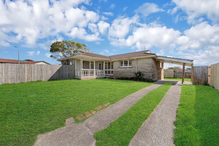 Photo of property in 54 Chelburn Crescent, Mangere East, Auckland, 2024