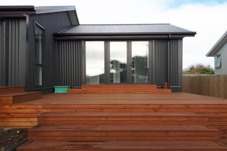 Photo of property in 28 Mattingley Street, Aranui, Christchurch, 8061