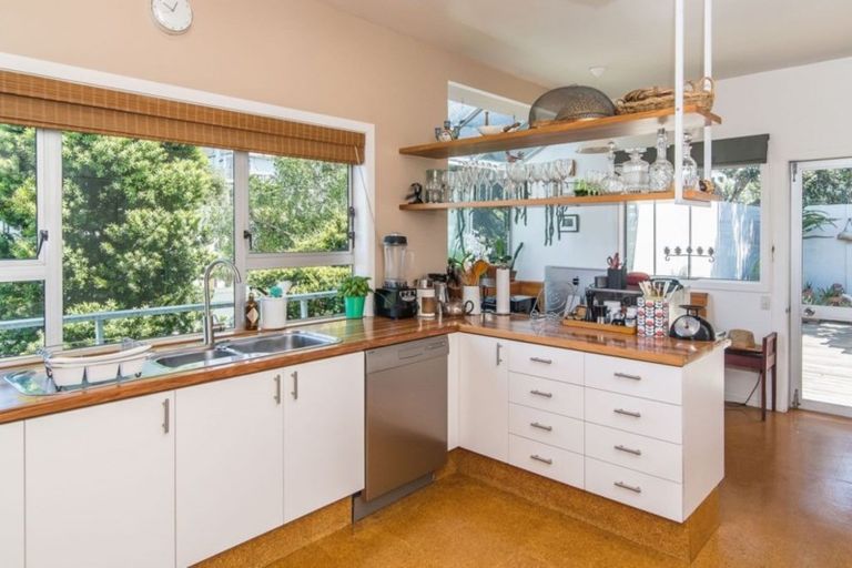 Photo of property in 7 Samoa Street, Kilbirnie, Wellington, 6022