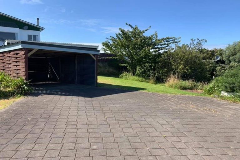 Photo of property in 18 Toru Road, Paraparaumu Beach, Paraparaumu, 5032