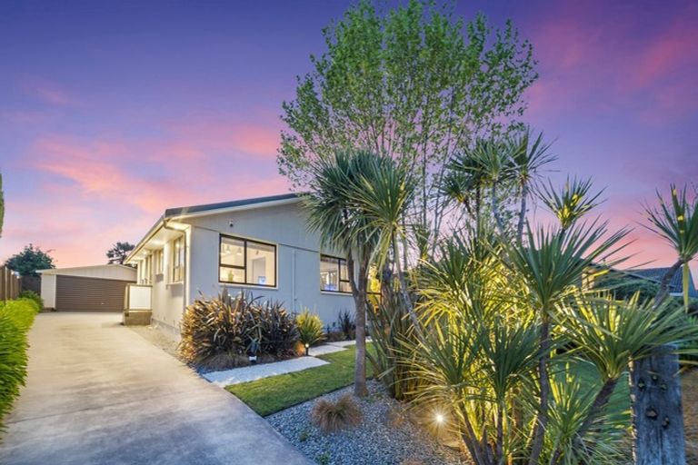 Photo of property in 11 Townshend Crescent, Halswell, Christchurch, 8025