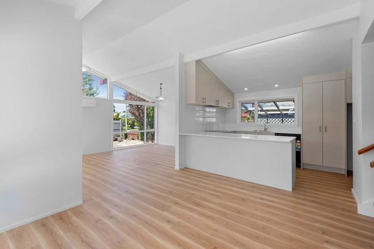 Photo of property in 66 Greendale Avenue, Avonhead, Christchurch, 8042