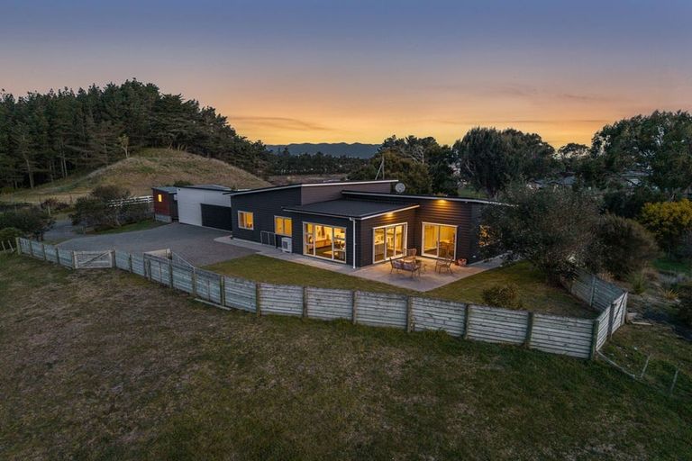 Photo of property in 11 Maury Place, Foxton, 4814