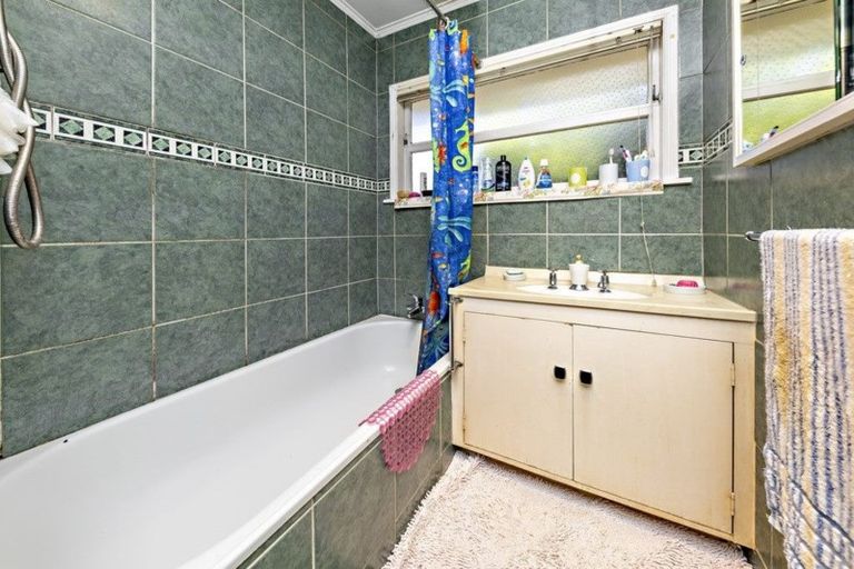 Photo of property in 2/24 Central Avenue, Papatoetoe, Auckland, 2025