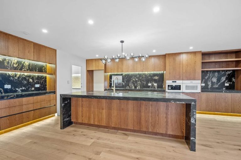 Photo of property in 5f Glendhu Road, Bayview, Auckland, 0629