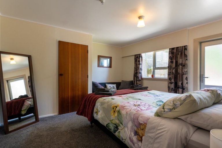 Photo of property in 14 Wattle Grove, Maungaraki, Lower Hutt, 5010