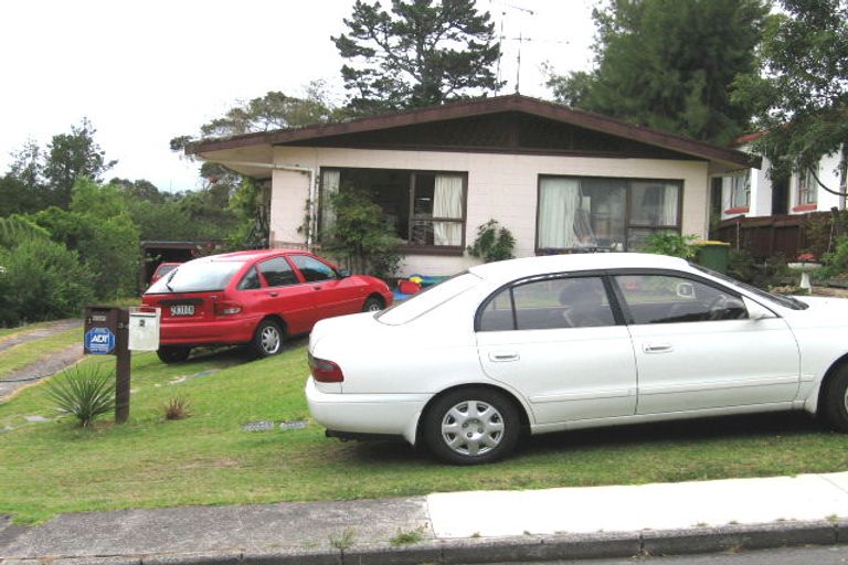 Photo of property in 2/34 Glencourt Place, Glenfield, Auckland, 0629