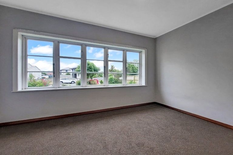 Photo of property in 2 Kawaka Street, Riccarton, Christchurch, 8041