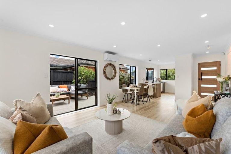 Photo of property in 21 Sandwick Drive, Weymouth, Auckland, 2103