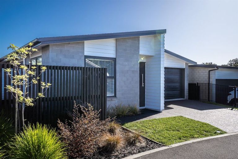 Photo of property in 1/6 Landell Place, Harrowfield, Hamilton, 3210