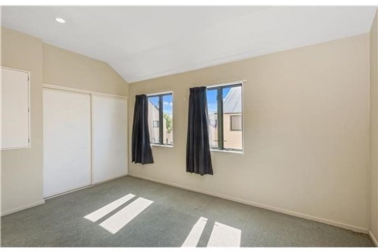 Photo of property in 5/36 Mathesons Road, Phillipstown, Christchurch, 8011