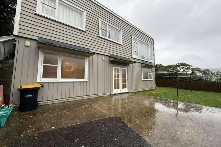 Photo of property in 2 Braemar Terrace, Johnsonville, Wellington, 6037