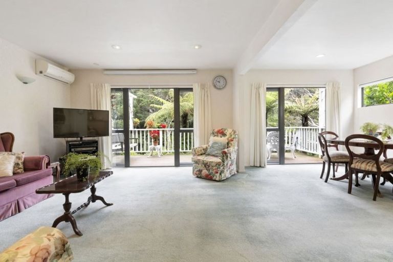 Photo of property in 3/12 Herons Way, Northcote, Auckland, 0627