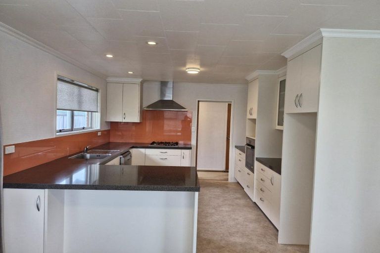 Photo of property in 31 Truby King Street, Merrilands, New Plymouth, 4312