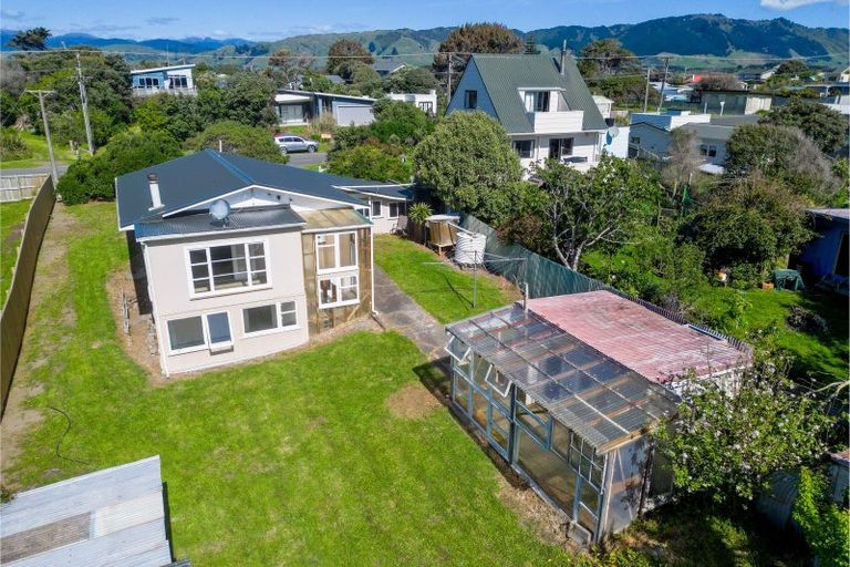 Photo of property in 13 Dixie Street, Te Horo Beach, Otaki, 5581
