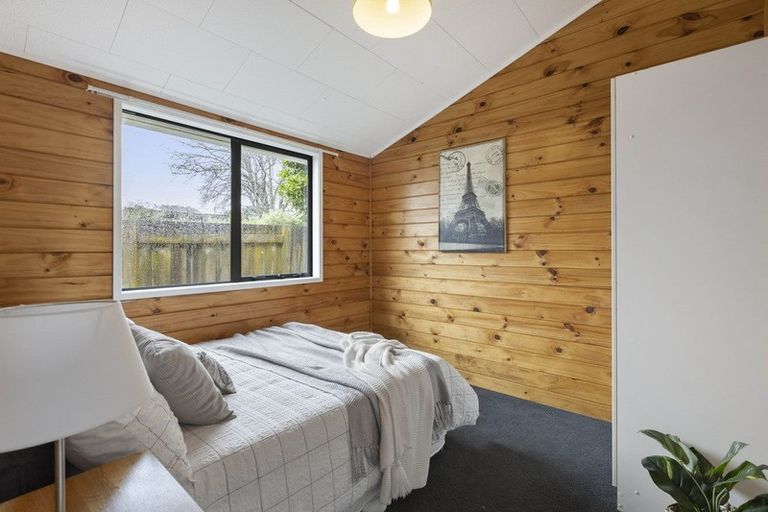 Photo of property in 2/44 Hayman Place, Beach Haven, Auckland, 0626