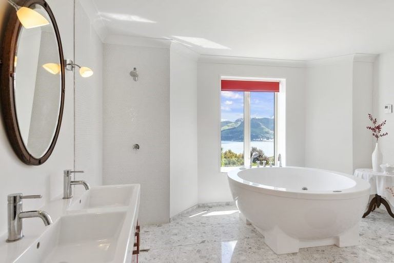 Photo of property in 73 Bayview Road, Charteris Bay, Lyttelton, 8971