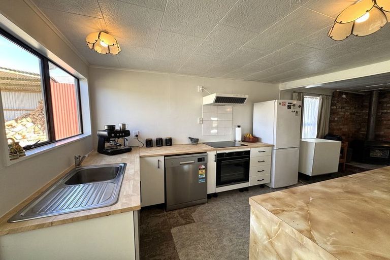 Photo of property in 82 Salcombe Street, Kaitangata, 9210