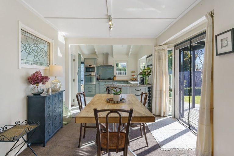 Photo of property in 735 Acacia Bay Road, Acacia Bay, Taupo, 3330