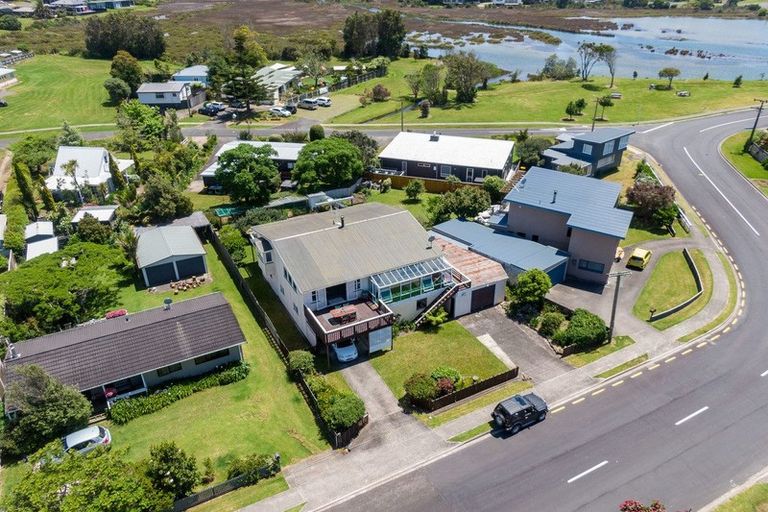 Photo of property in 66 Manaia Road, Tairua, 3508