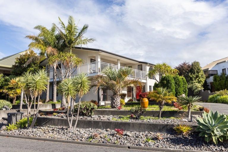 Photo of property in 58 Churchill Drive, Taradale, Napier, 4112