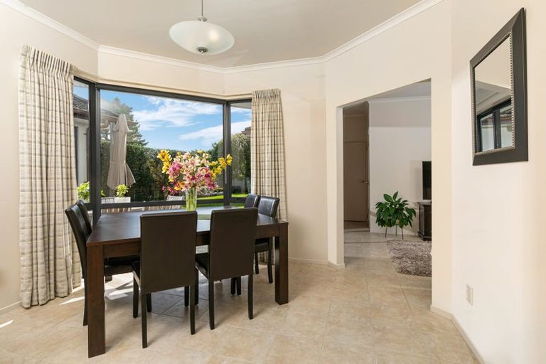 Photo of property in 9 Maryann Place, Greenhithe, Auckland, 0632