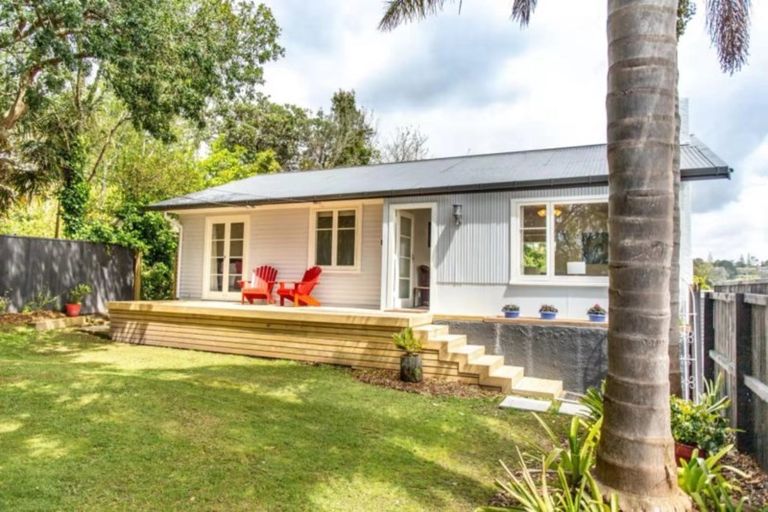 Photo of property in 66 County Road, Torbay, Auckland, 0630