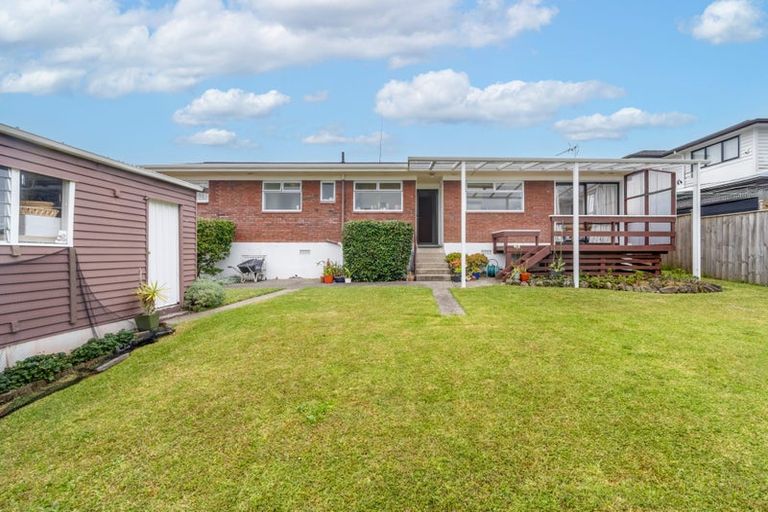 Photo of property in 78 Botany Road, Botany Downs, Auckland, 2010