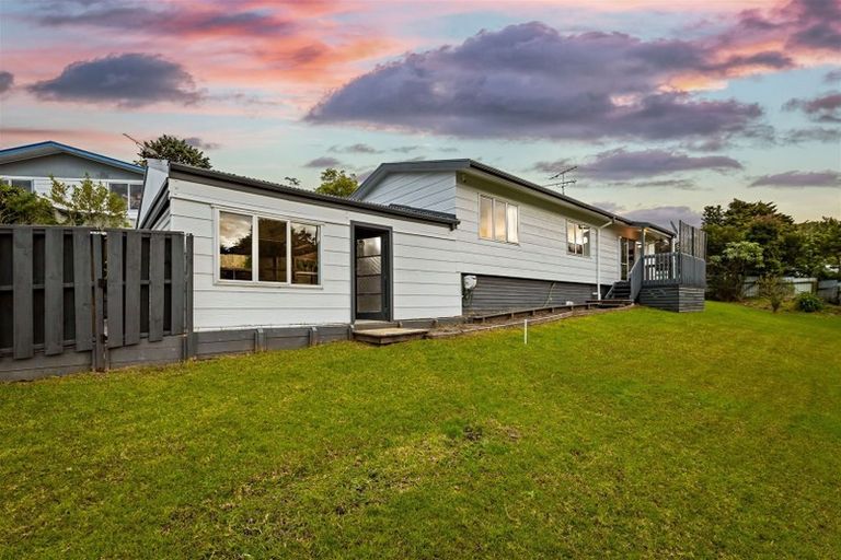 Photo of property in 24 Garton Drive, Massey, Auckland, 0614