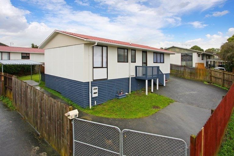 Photo of property in 1/27 Nearco Street, Randwick Park, Auckland, 2105