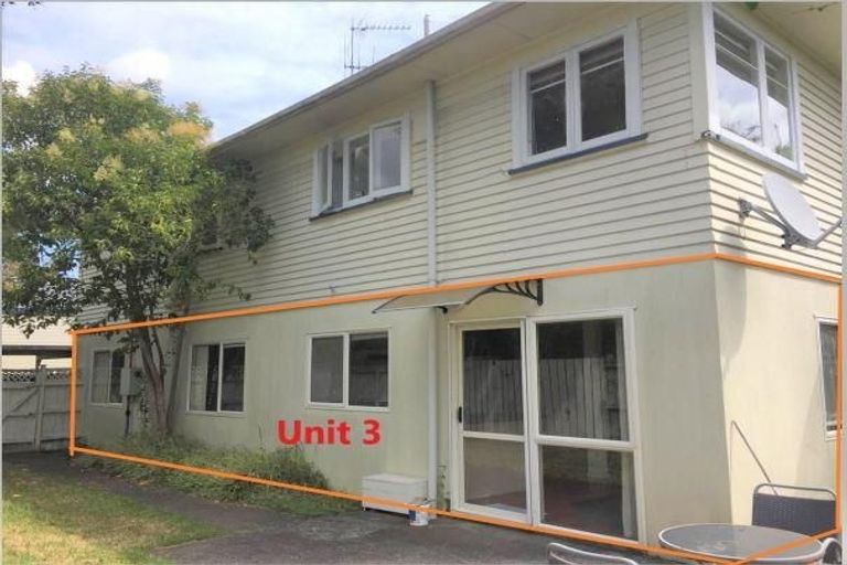 Photo of property in 3/242 Pakuranga Road, Pakuranga Heights, Auckland, 2010