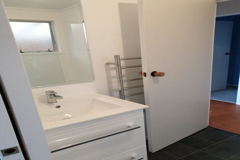 Photo of property in 18 Simcox Street, Otaki Beach, Otaki, 5512